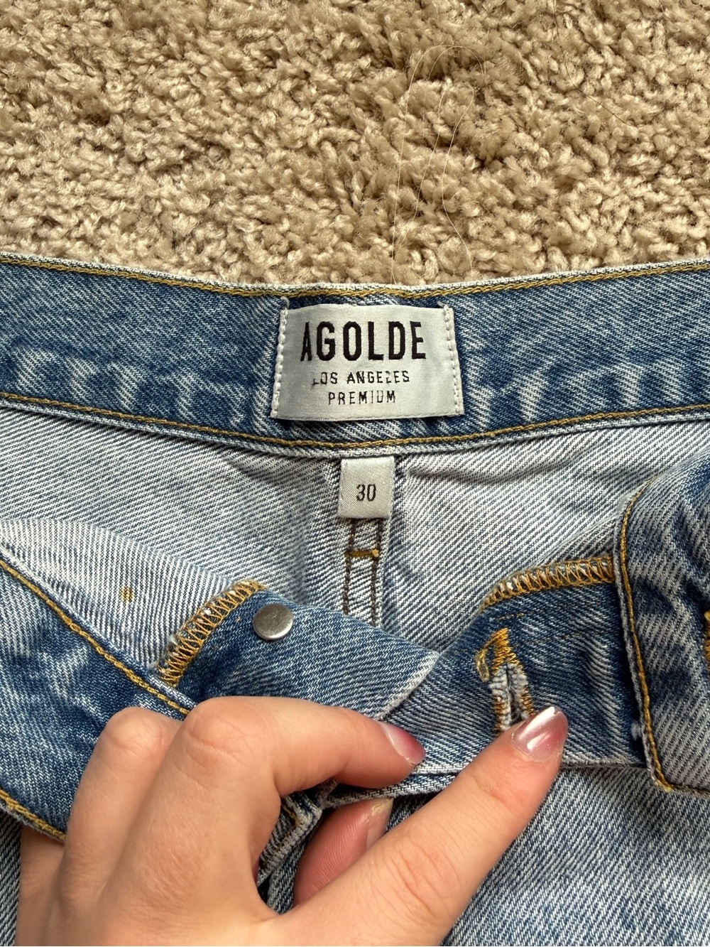 Agolde Parker Vintage Cut Off Short in Swapmeet - Picture 2 of 5
